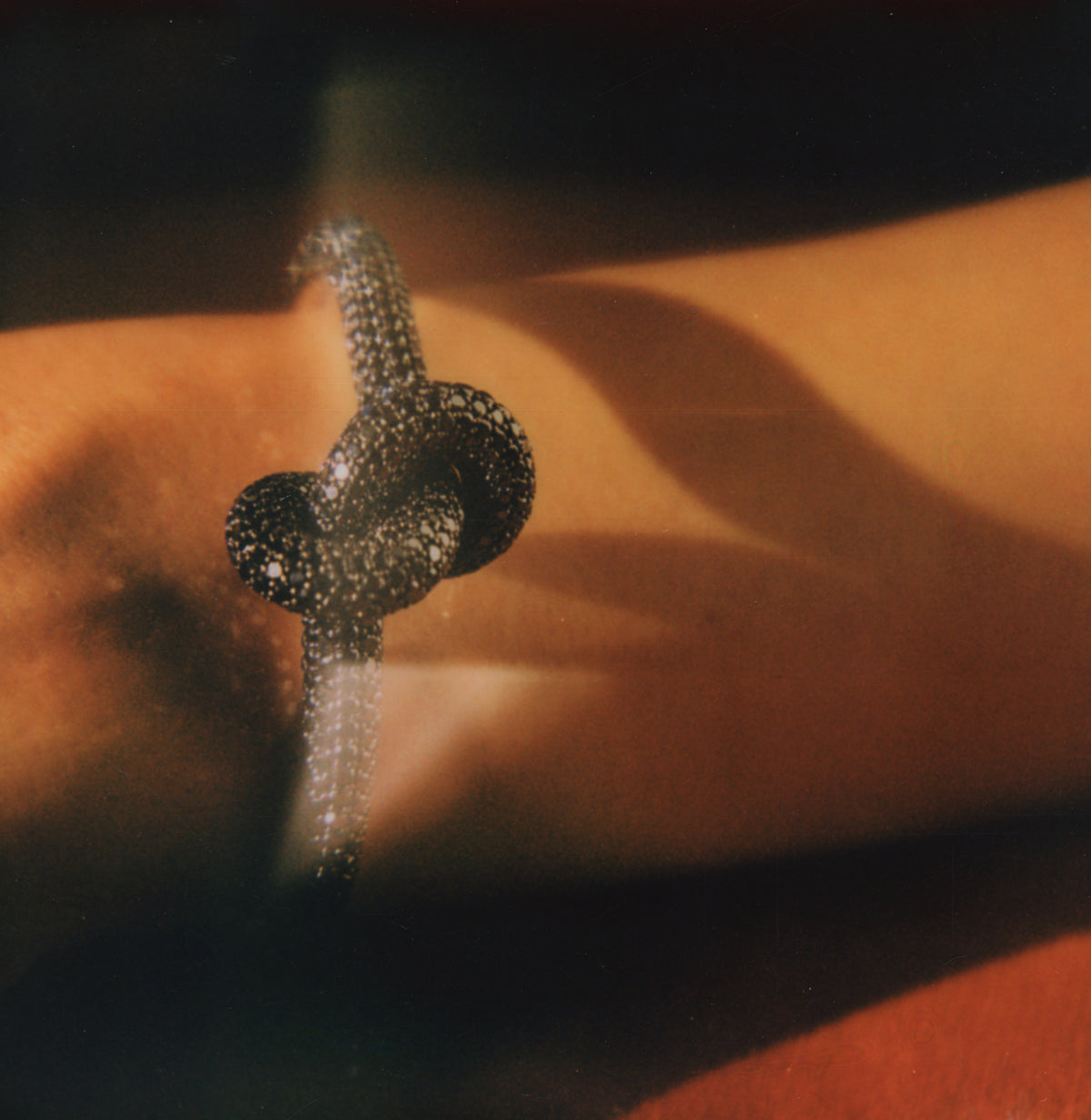 Legacy Knot medium cuff with black diamonds